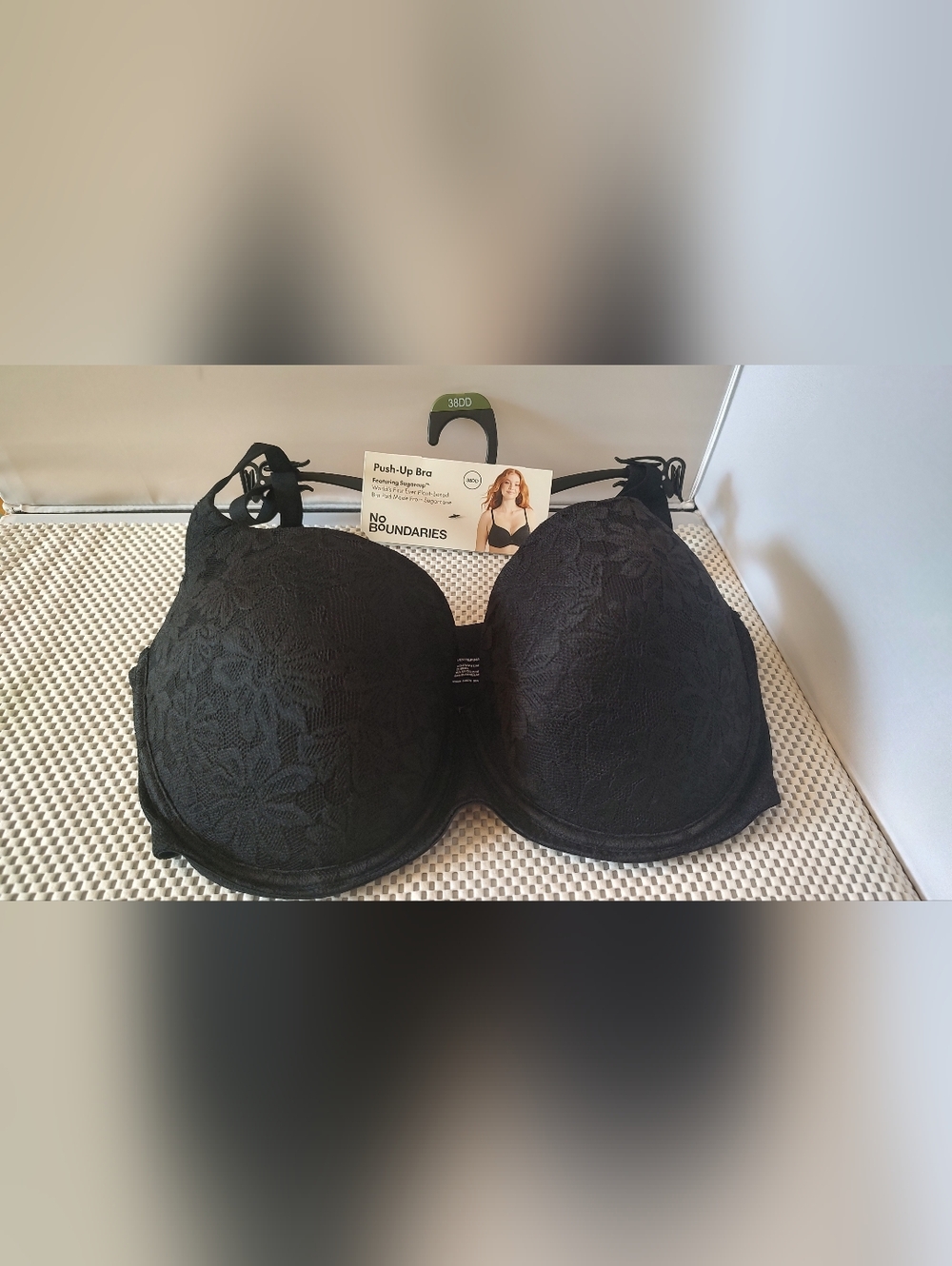 No Boundaries Women's Size 38DD All Over Lace Push Up Bra Black NWT